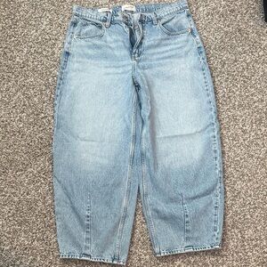 Universal Thread High Rise Easy Barrel Jean. Size 12
